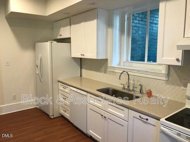 Foto del edificio - 309 E Lane St