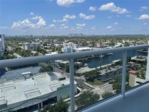 Foto del edificio - 3015 N Ocean Blvd