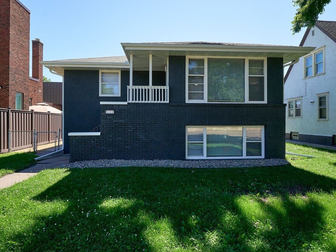 Primary Photo - Duplex in Saint Paul