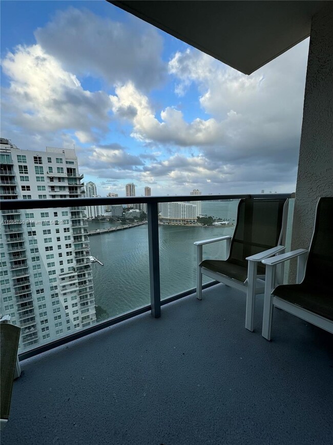 Foto del edificio - 1155 Brickell Bay Dr