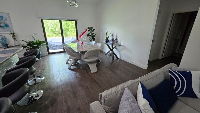 Foto del edificio - 9052 W Broad Cir