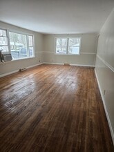 Building Photo - 1102 E Timber Dr