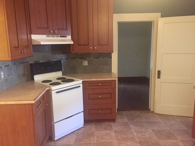 Building Photo - Charming 2 Bedroom bungalow in Old Town Fort Collins!
