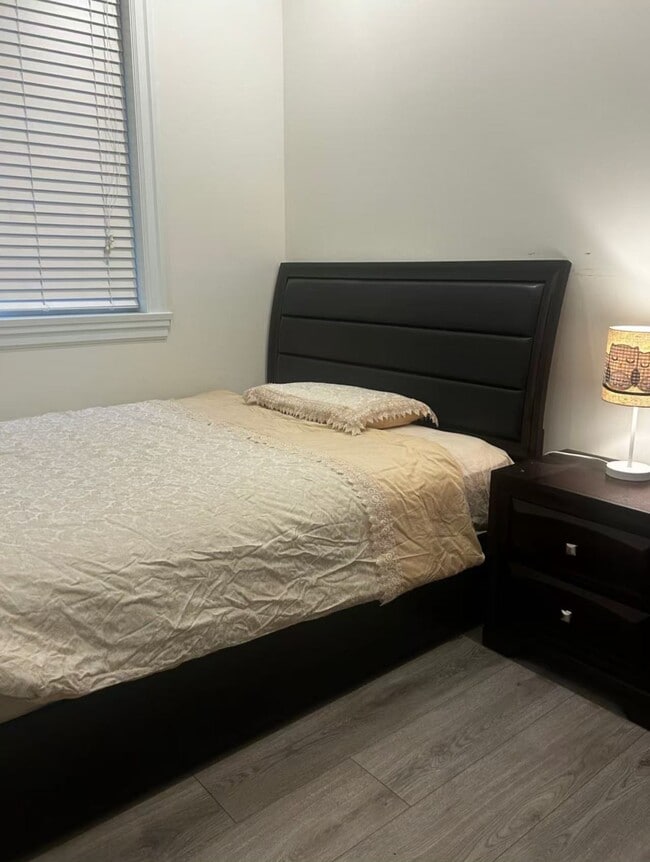 Building Photo - 14466 17 Av