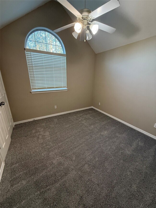 Foto del edificio - 9224 Rodney Ray Blvd