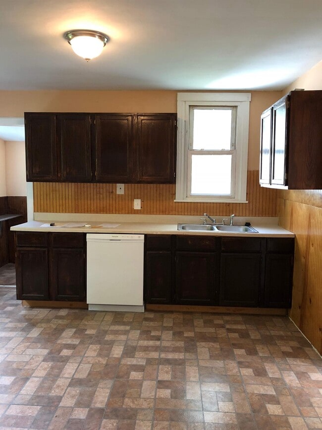 Building Photo - 47 E James St