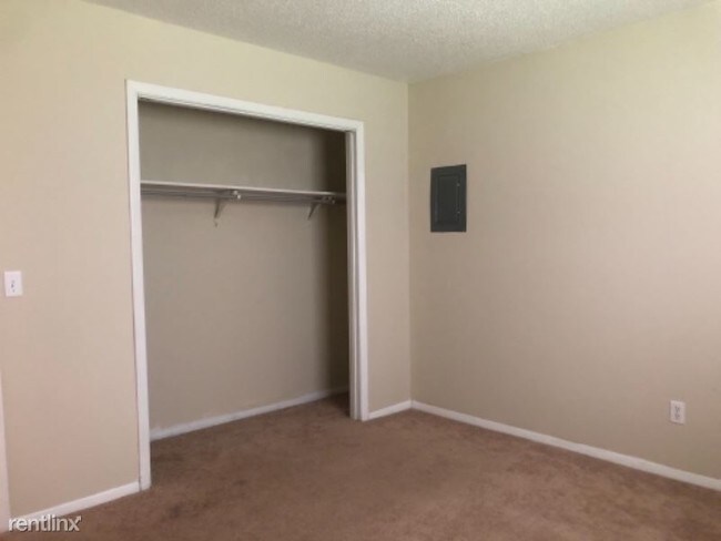 Foto del edificio - 2 br, 1 bath Apartment - 2004 Sycamore pl