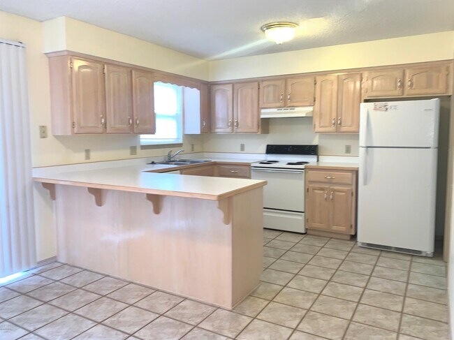 Building Photo - 1655 Mayberry Dr