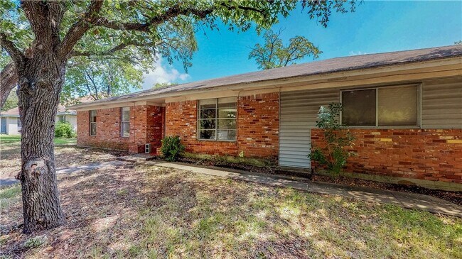 Foto del edificio - 1407 Lawyer St