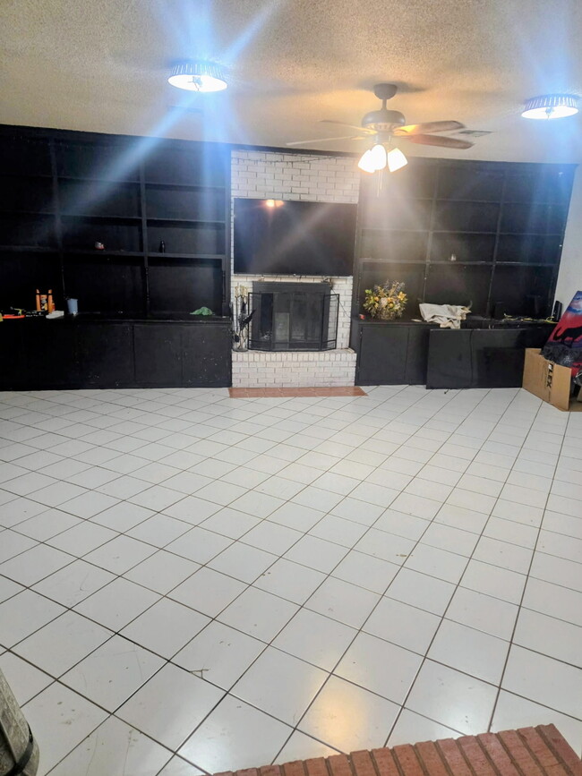 Building Photo - 1311 Patricia Dr