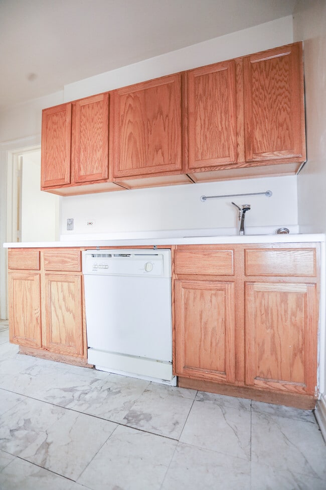 Building Photo - 2954 N Seeley Ave