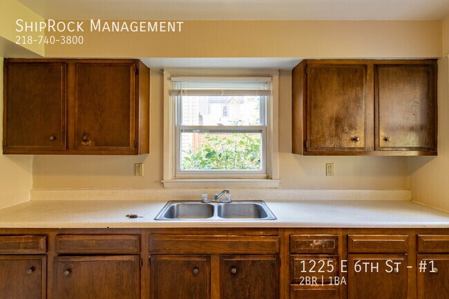 Foto del edificio - 1225 E 6th St