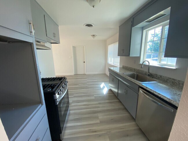 Foto del edificio - Updated in Lemoore