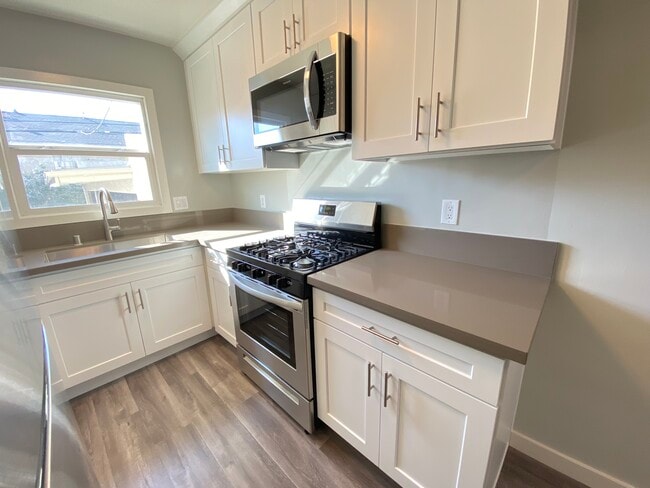 Building Photo - Palms Apartments