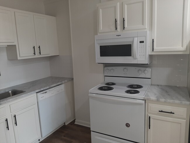 Kitchen - 19 W Washington St