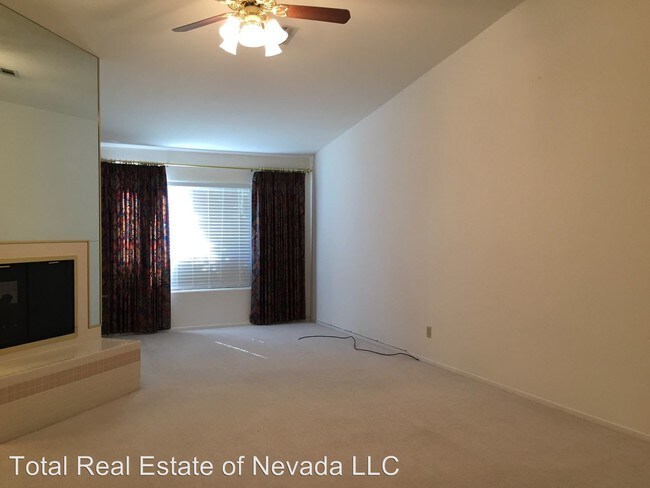 Foto del edificio - 2221 Loggerhead Rd