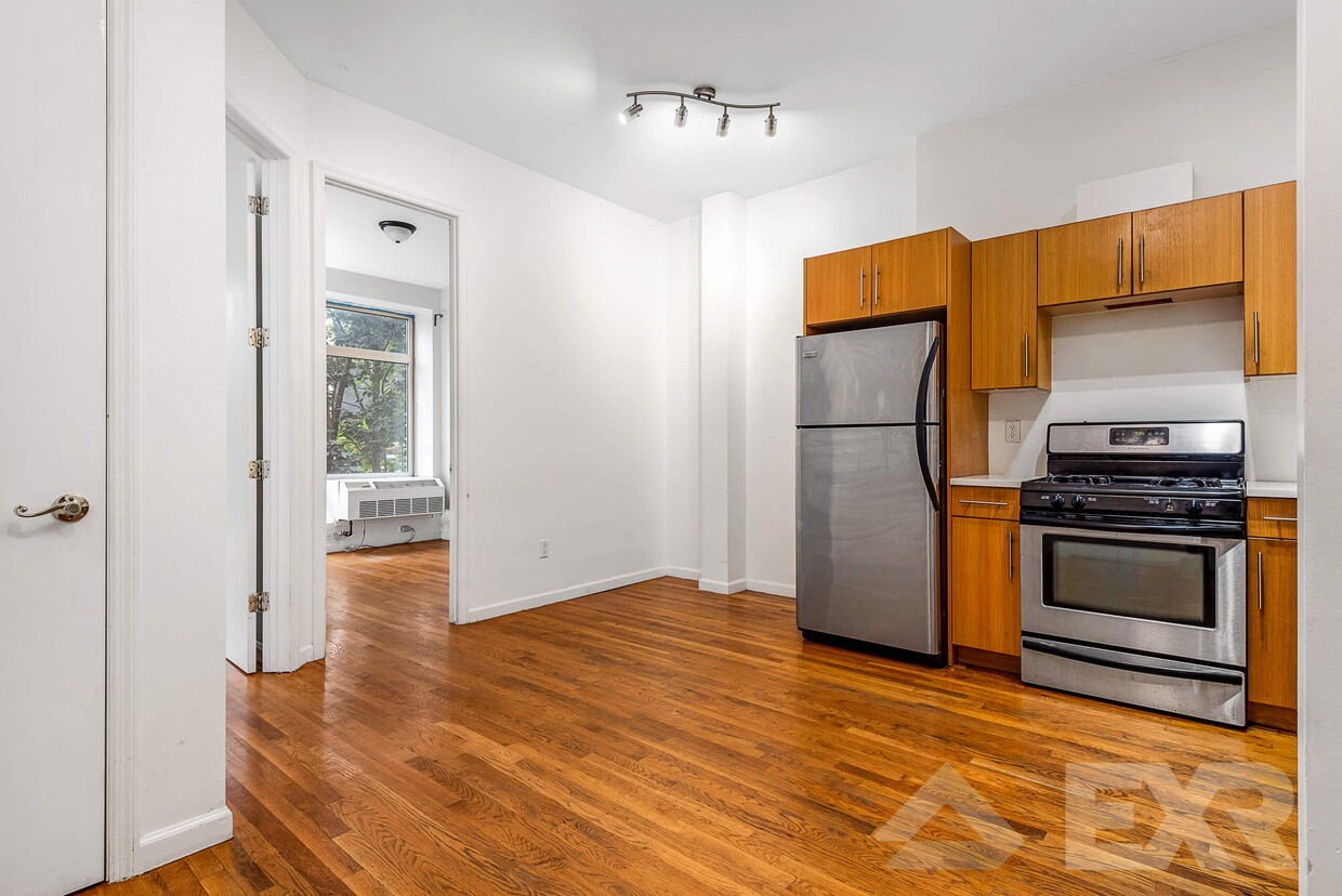 Primary Photo - 976 Myrtle Ave