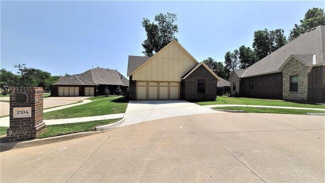 Building Photo - 2104 Mill Springs Ct