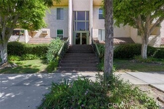 Building Photo - 409 Burchett St