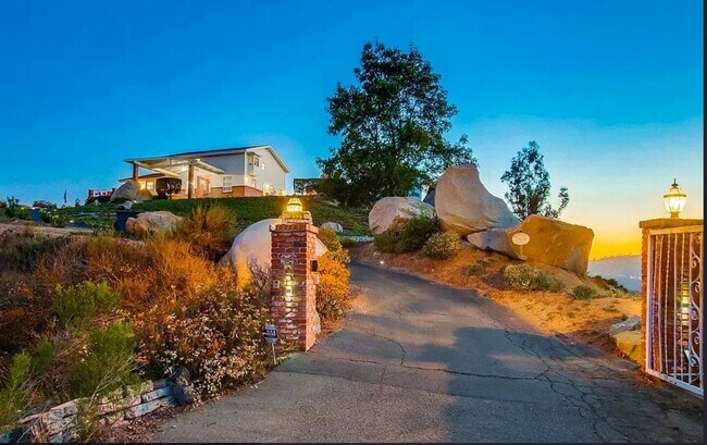 Building Photo - 2171 Rockhoff Rd