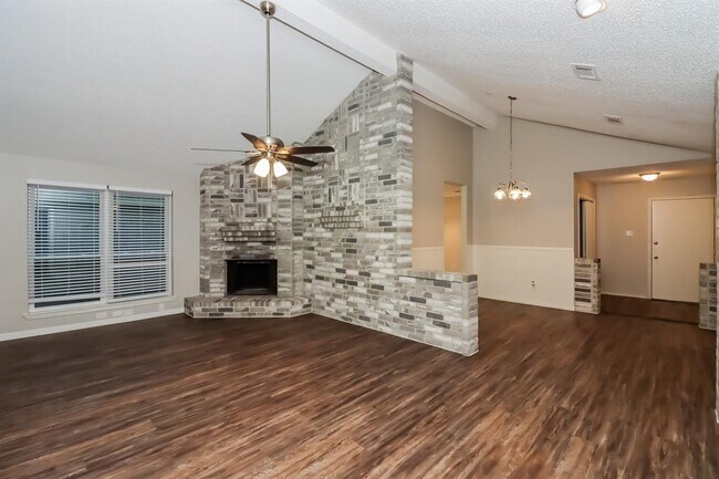 Foto del edificio - 4911 Kentwalk Dr