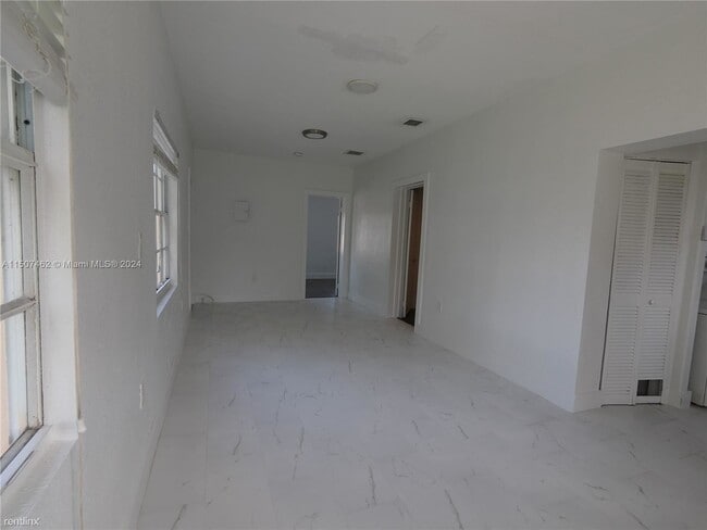 Building Photo - 3 br, 2 bath House - 2272 NW 2nd St # 2