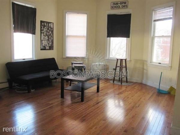 Fotografía del edificio - 7 Parker Hill Ave