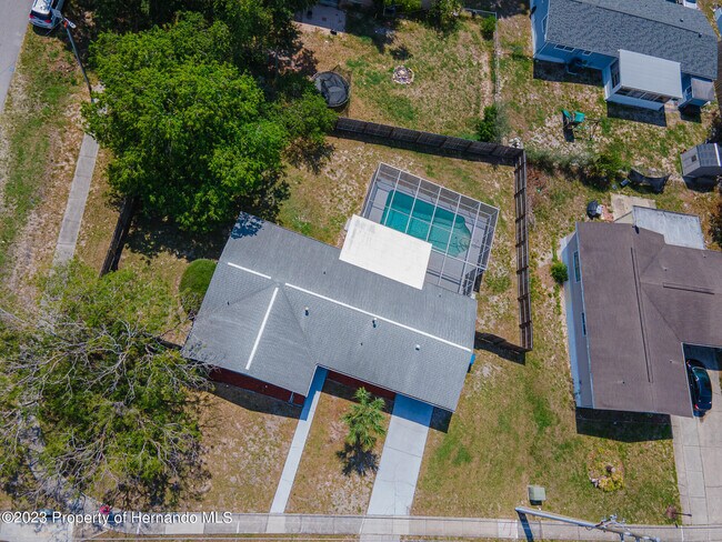 Foto del edificio - 4515 Deltona Blvd