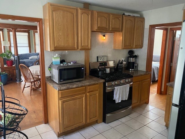 Foto del edificio - 77 Lombard Ave