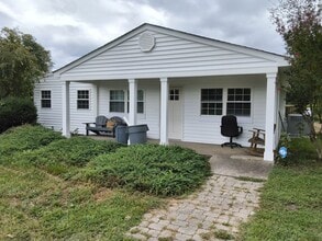 Building Photo - 1580 Cox Rd