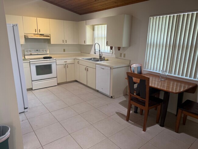 Foto del edificio - 6425 5th St