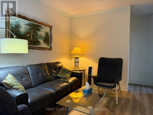 Building Photo - 366 Lippincott St