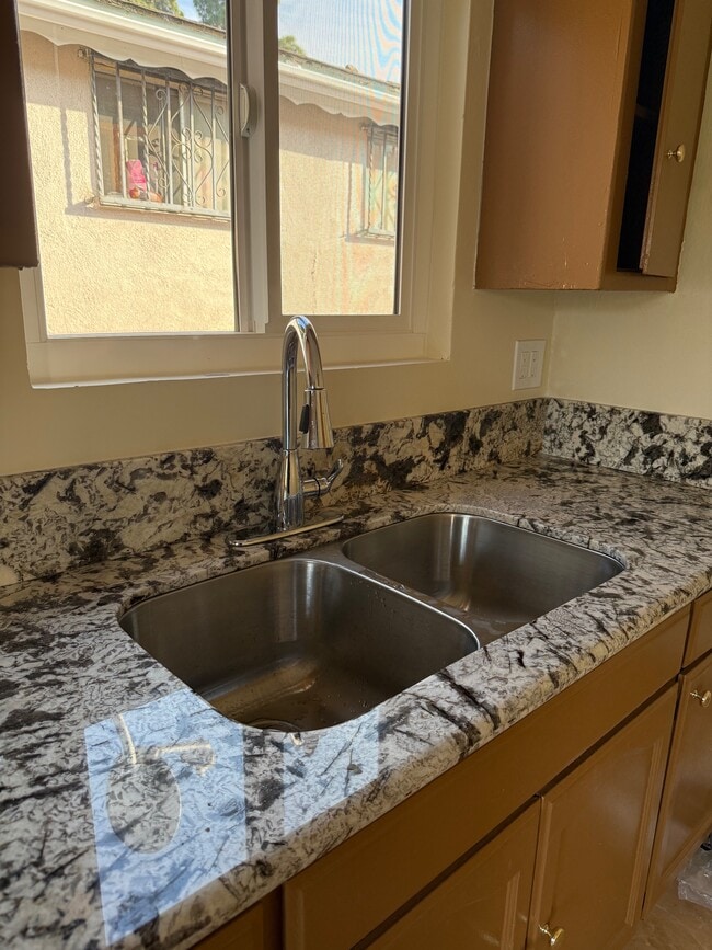 Building Photo - 7130 Newell St