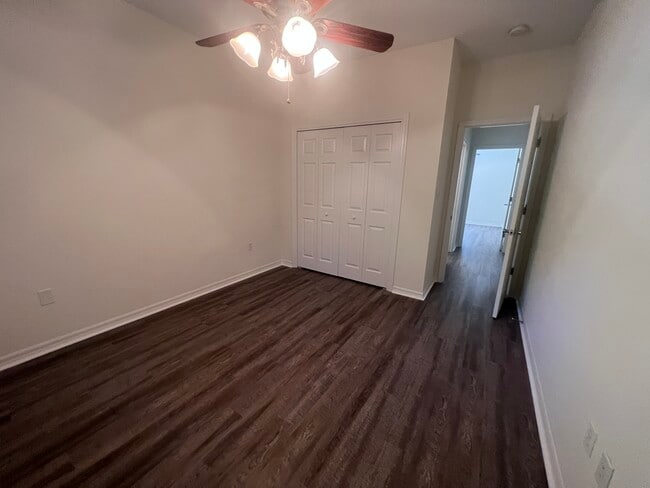 Building Photo - 49 Las Roblas Grande Dr
