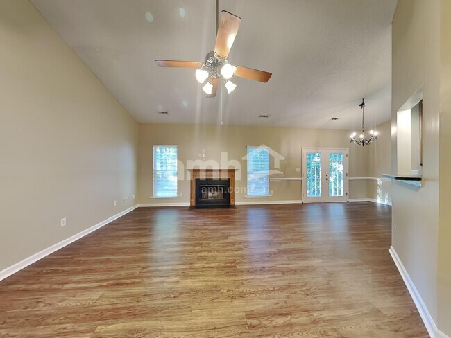 Building Photo - 403 Goldenrain Way