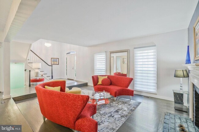 Foto del edificio - 9801 Burke Pond Ln