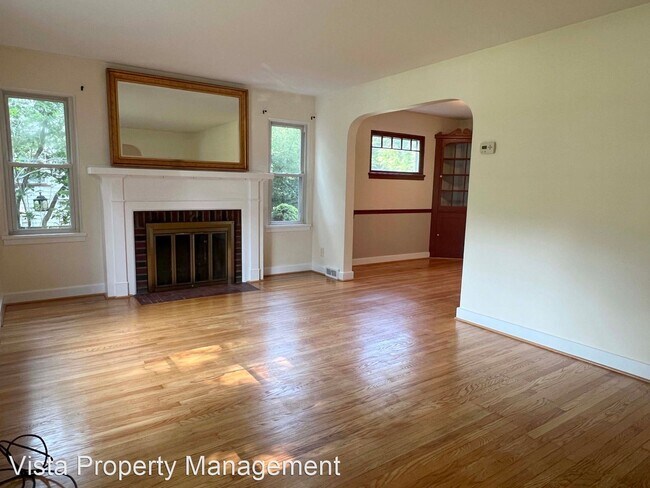 Foto del edificio - 4 br, 2 bath House - 54 Fisher Rd