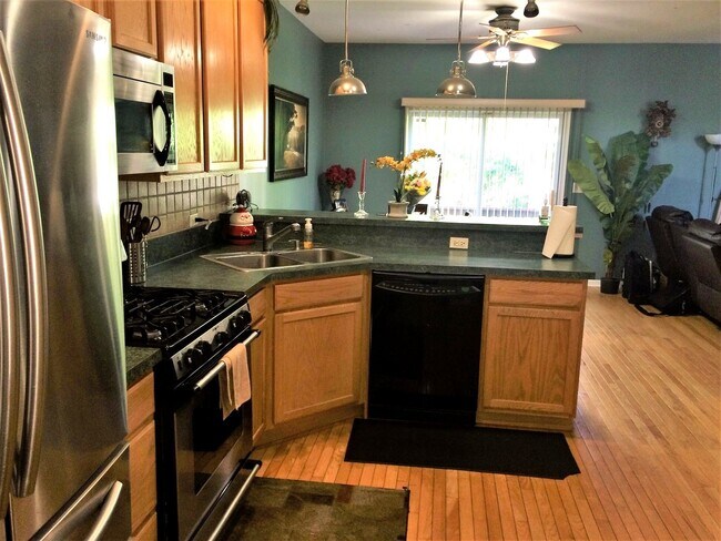 Building Photo - 6103 Halloran Ln