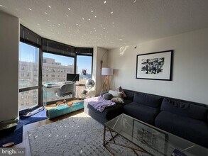 Building Photo - 2020 Walnut St