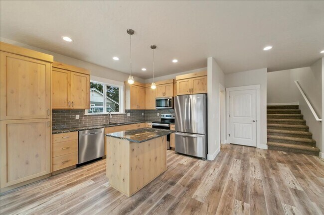 Foto del edificio - Spacious 3 Bed, 2.5 Bath Rental in Homedal...