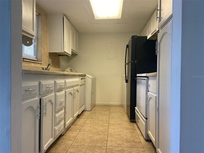 Building Photo - 4337 Aqua Vista Dr