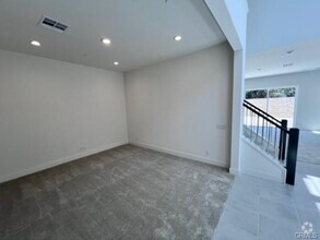 Building Photo - 120 Riverbend