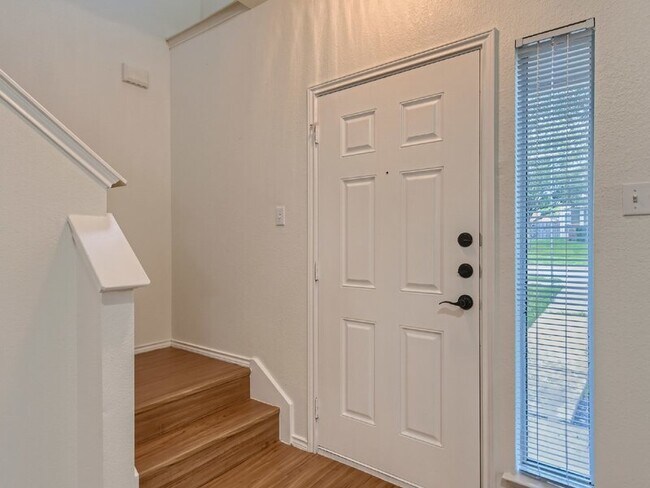 Foto del edificio - 13913 Harris Ridge Blvd