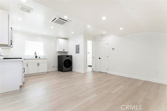 Foto del edificio - 11321 Collett Ave