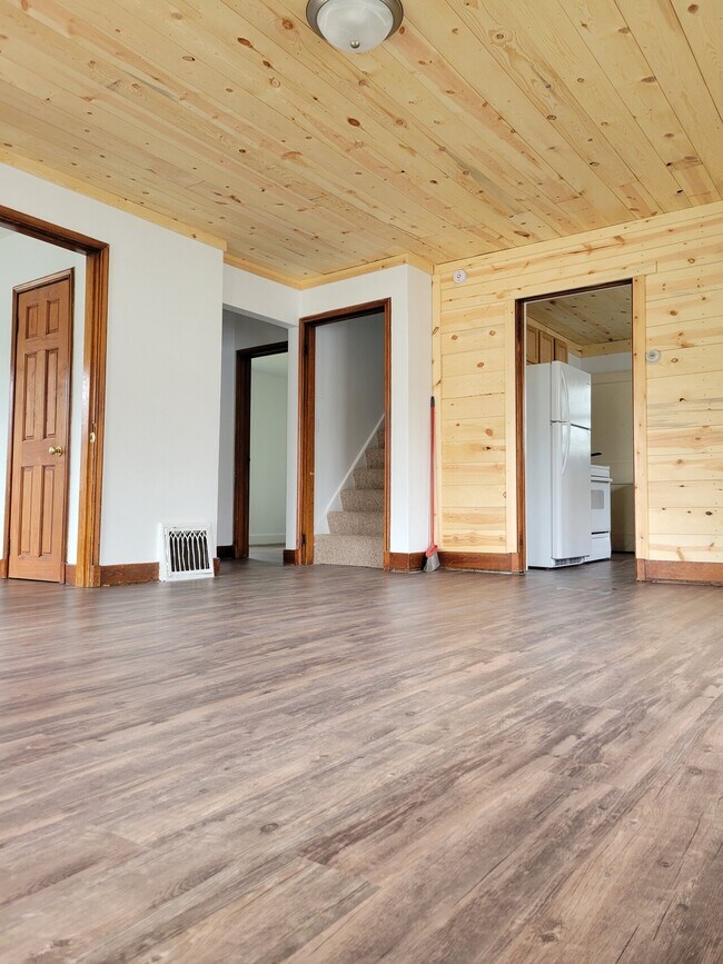 Building Photo - 416 Conro