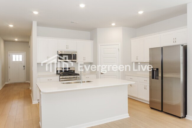 Building Photo - 14673 Mountain Strm Dr