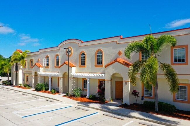 Foto del edificio - Deep Creek Townhome - Golf Course View (ONE FREE MONTH RENT FOR QUALIFIED APPLICANTS!)