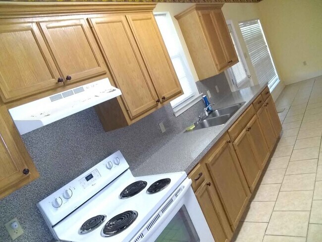 Foto del edificio - 243 Martin Luther King Jr St