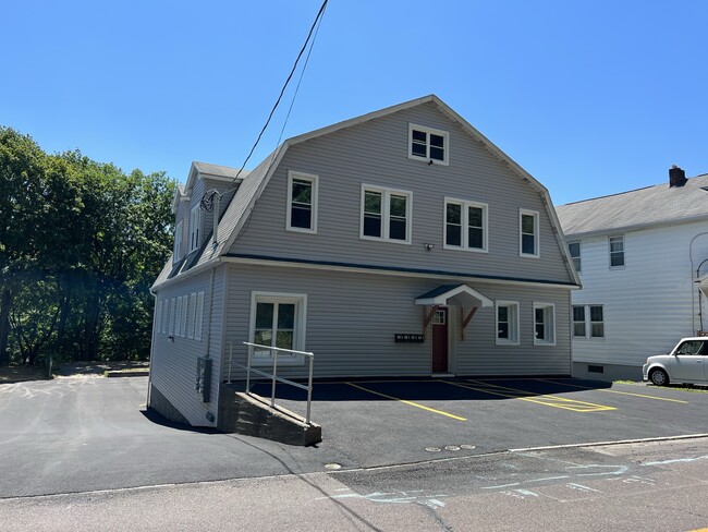 Building Photo - 3007 S Main St