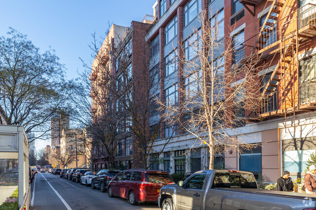 Building Photo - 227 E 111th St